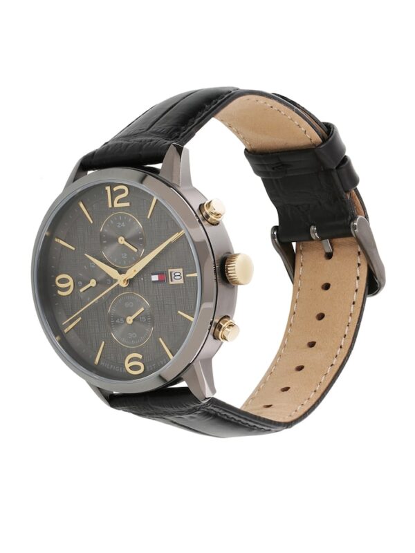 f96c2182-c7f4-4d21-979e-7be03222da261527074754990-tommy-hilfiger-men-watches-8911527074754239-21