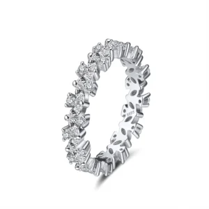 925 Sterling Silver gorgeous ring for her Size 8
